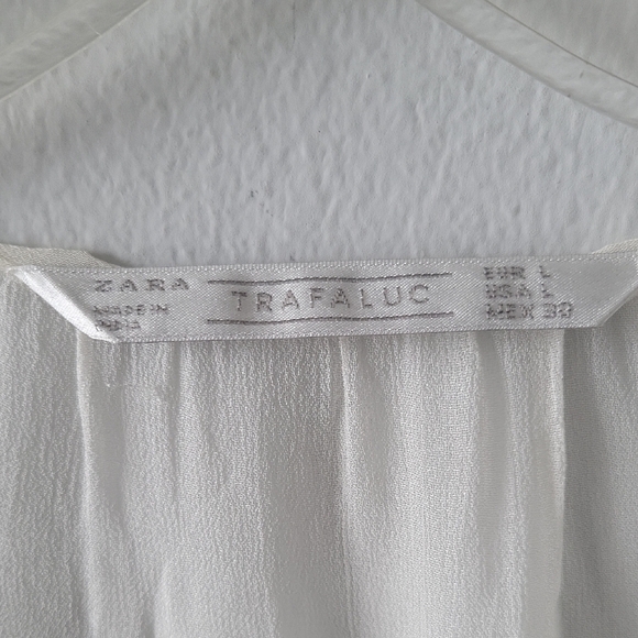 Elegant White Women's Top - Picture 2 of 6